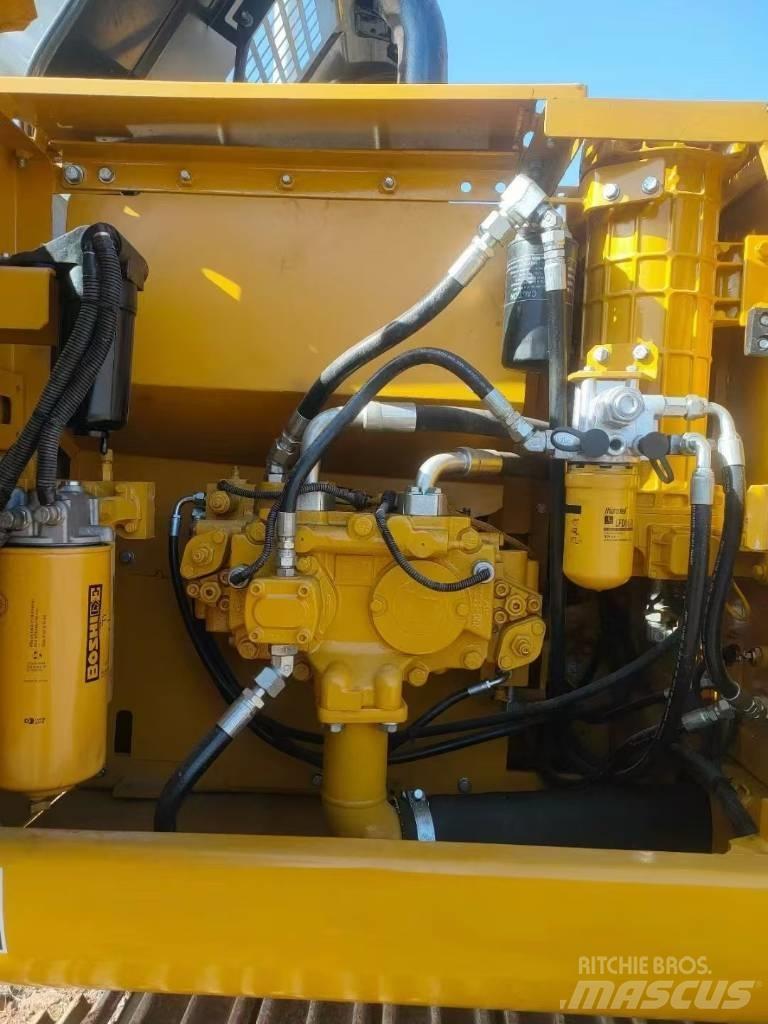 CAT 320D2L Bageri gusjeničari