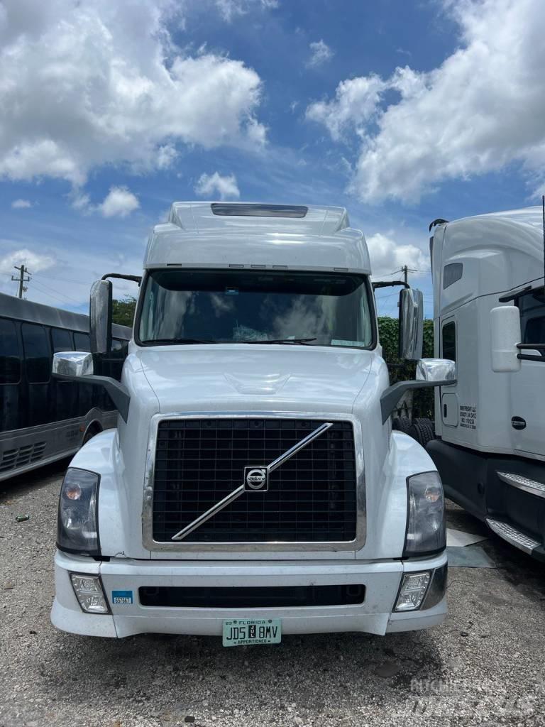 Volvo VNL 780 Traktorske jedinice