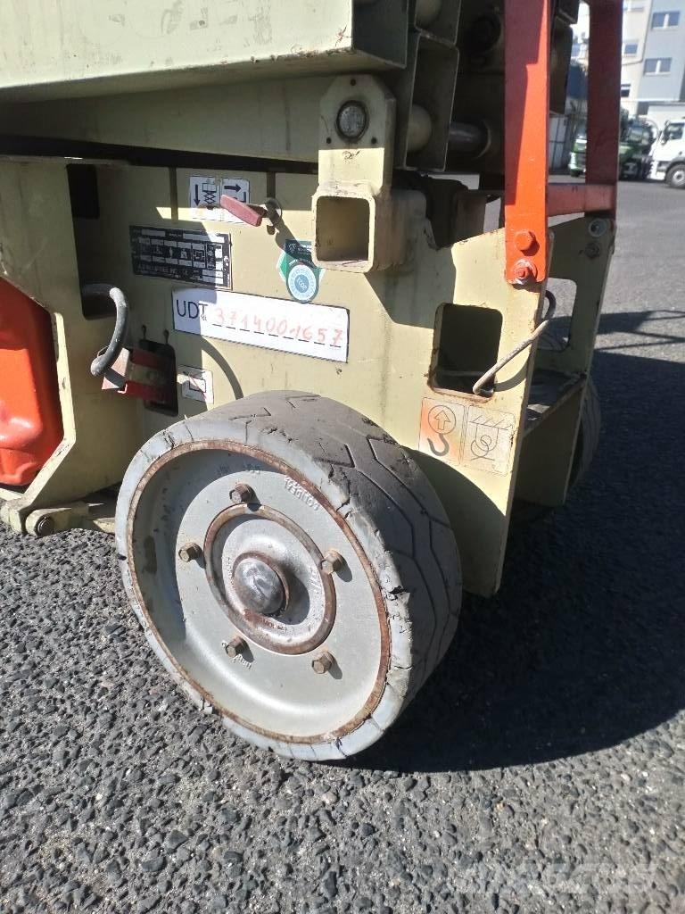 JLG 2030 ES Škaraste platforme