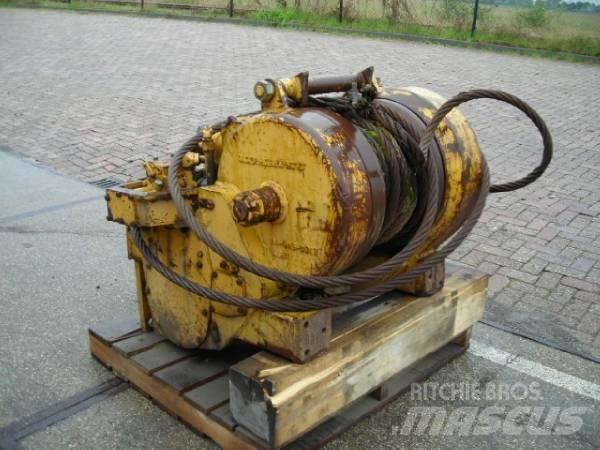 Komatsu D65E WINCH Ostale komponente