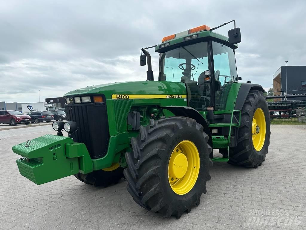 John Deere 8100 Traktori