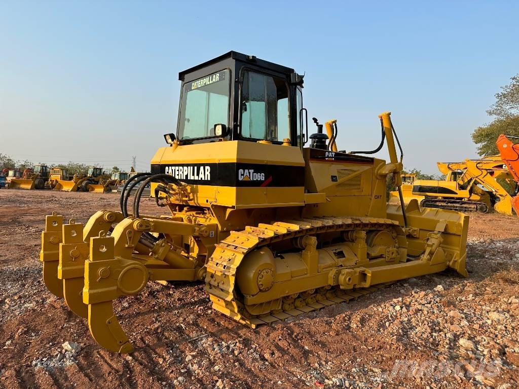 CAT D 6 G Buldožeri gusjeničari