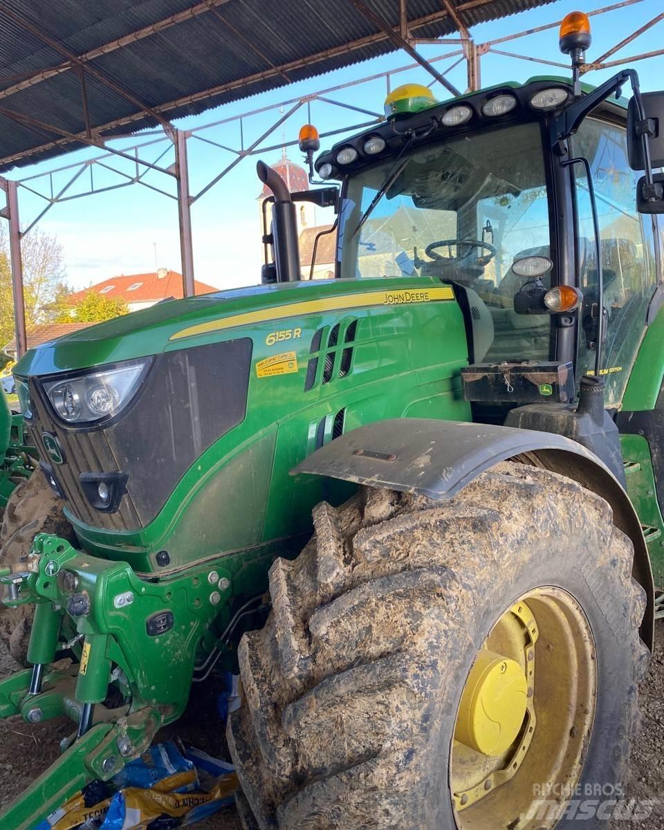 John Deere 6155R Traktori