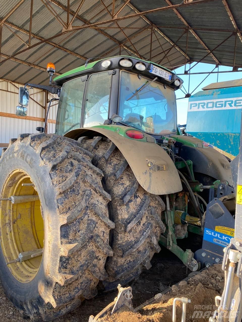 John Deere 6155R Traktori