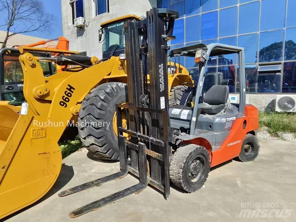 Toyota 8 FD 30 Dizelski viličari