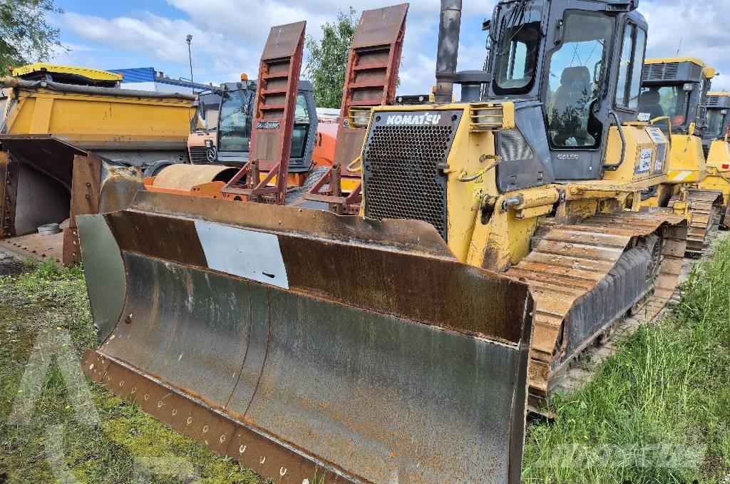 Komatsu D 61 EX-15 Buldožeri gusjeničari