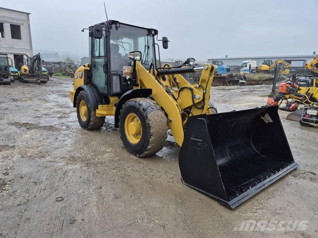 CAT 906M Utovarivači na kotačima