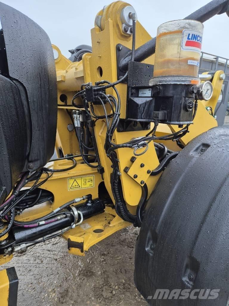 CAT 906M Utovarivači na kotačima