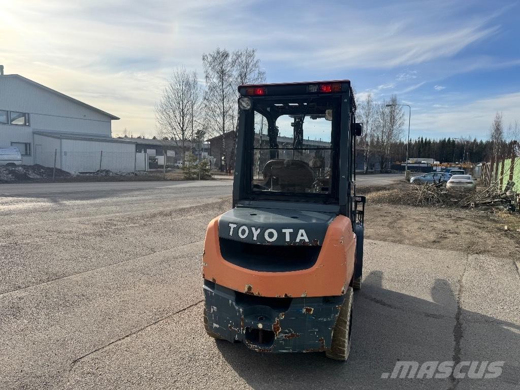 Toyota 02-8 FDF 30 Dizelski viličari