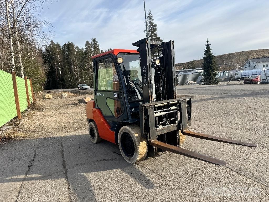 Toyota 02-8 FDF 30 Dizelski viličari