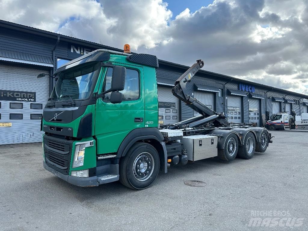 Volvo FM 420 8x2/4 Rol kiper kamioni s kukama za dizanje