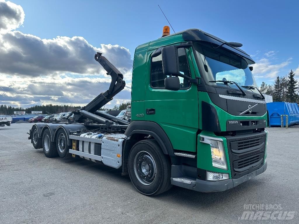 Volvo FM 420 8x2/4 Rol kiper kamioni s kukama za dizanje