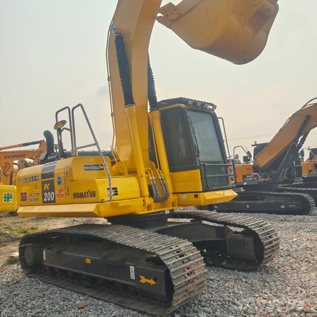 Komatsu PC200-8 Bageri gusjeničari