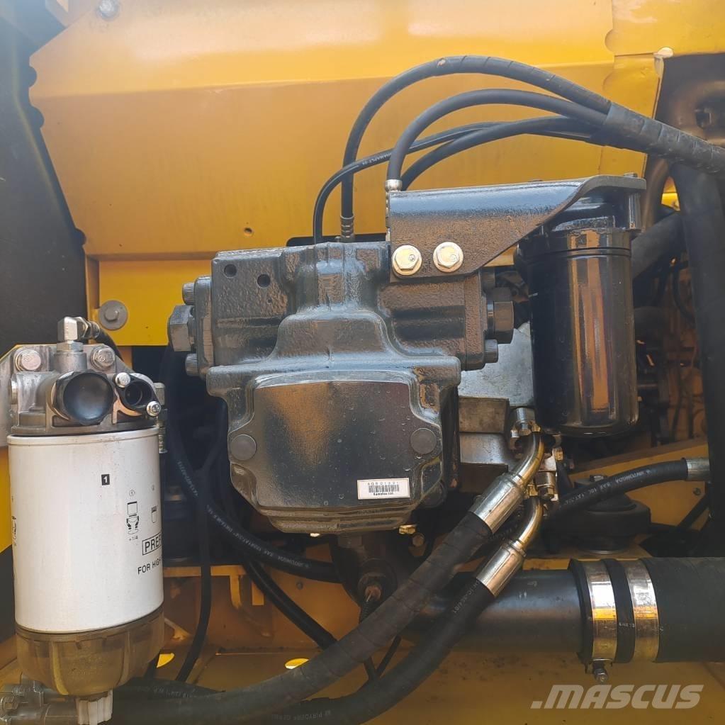 Komatsu PC200-8 Bageri gusjeničari