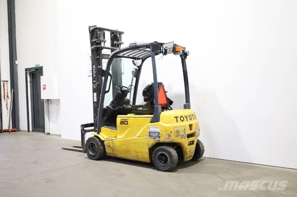Toyota 8FBM20T Električni viličari