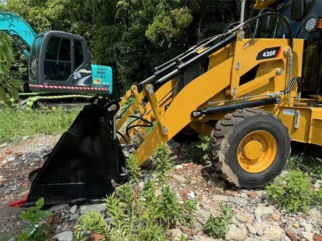 CAT 420 F Utovarni rovokopači