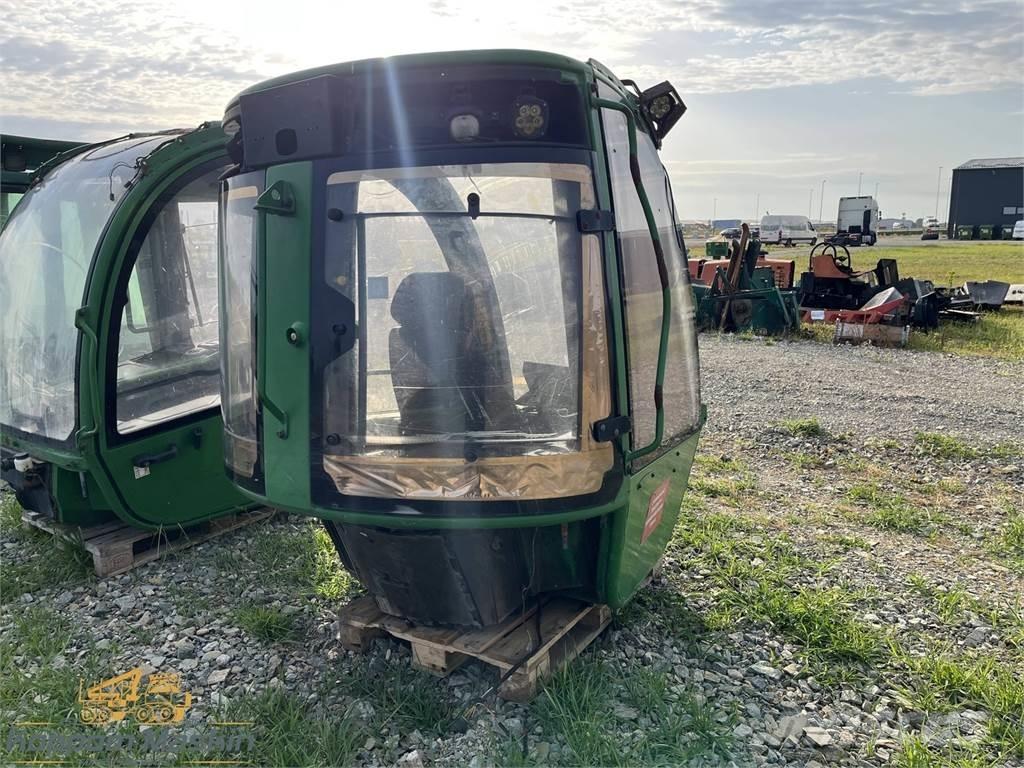 John Deere 1010E Kabine i unutrašnjost