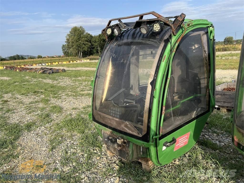 John Deere 1010E Kabine i unutrašnjost