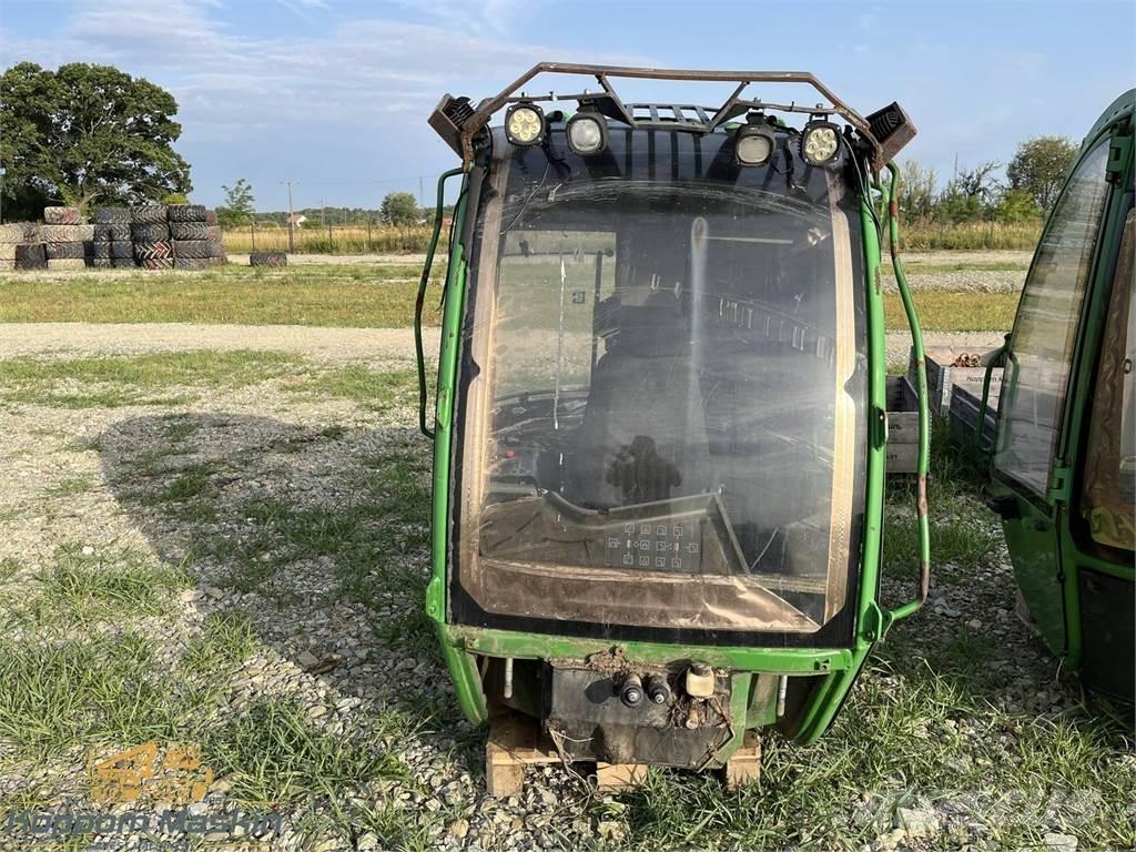 John Deere 1010E Kabine i unutrašnjost