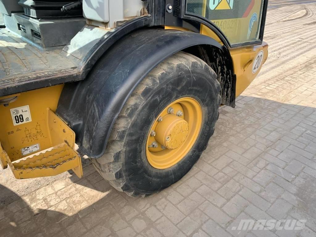 CAT 906 Utovarivači na kotačima