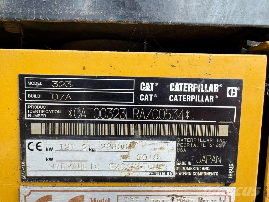 CAT 323 Bageri gusjeničari