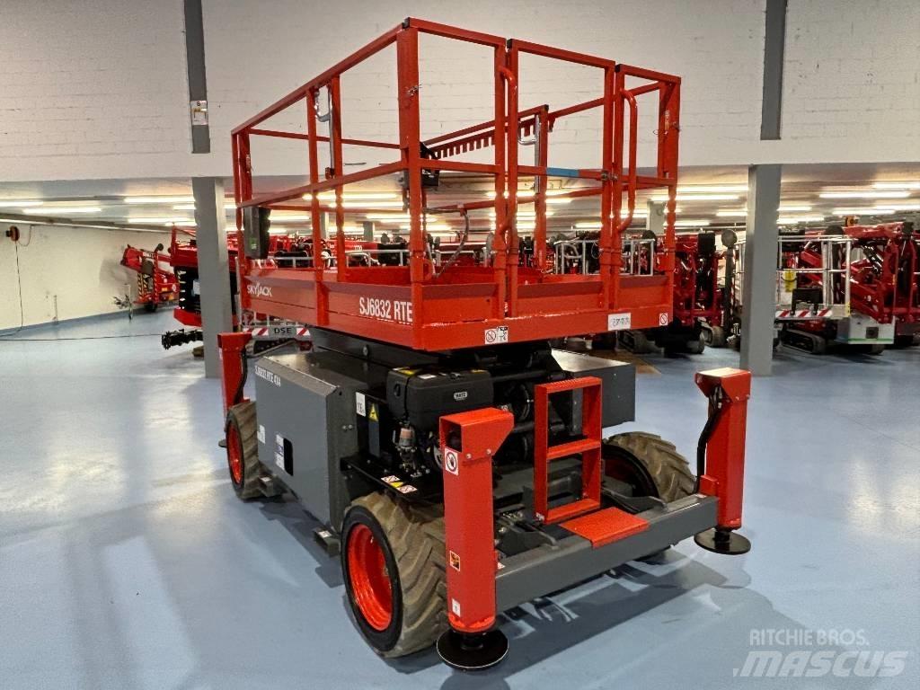 SkyJack SJ 6832 RTE Škaraste platforme