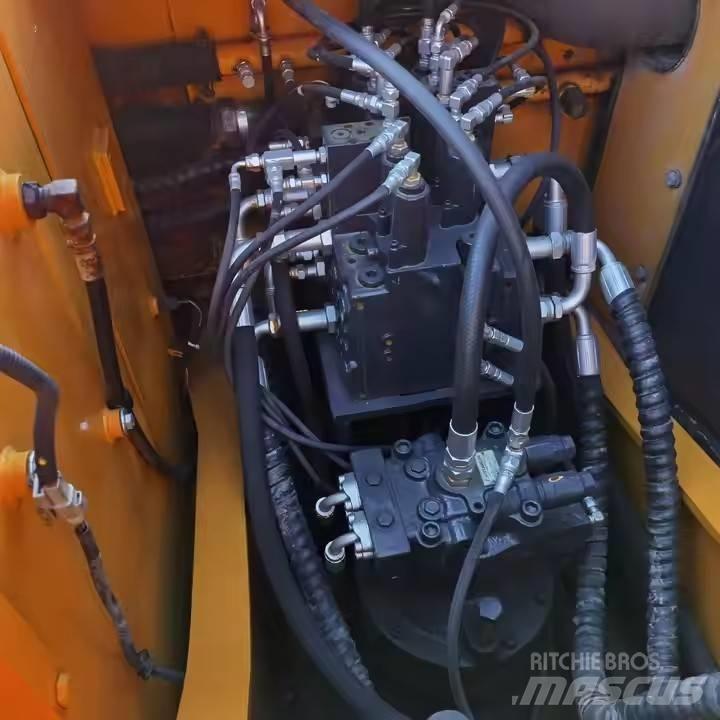 Hyundai 150LC-7 Bageri gusjeničari