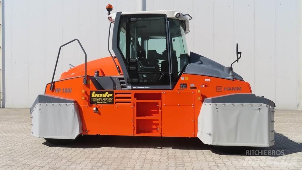 Hamm HP 180i Gumeni valjci na kotačima