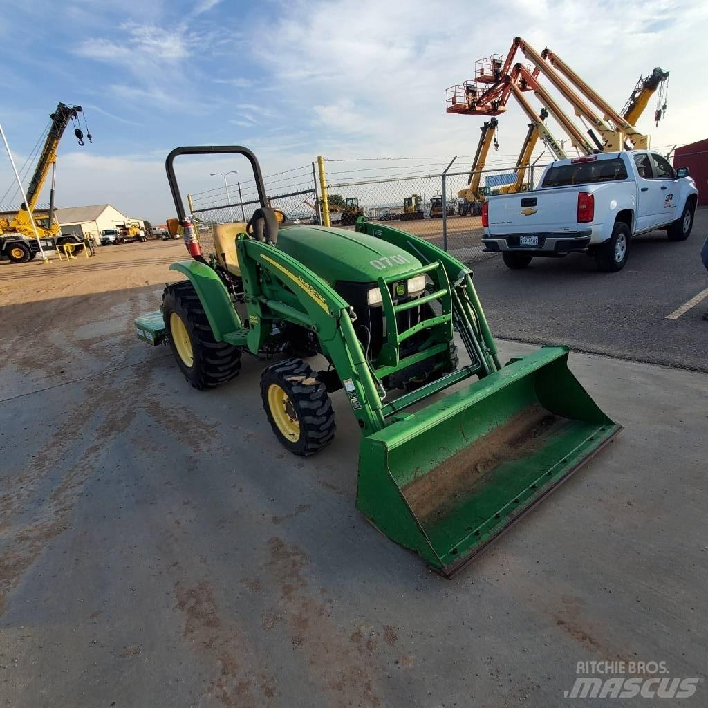 John Deere 3203 Kompaktni (mali) traktori