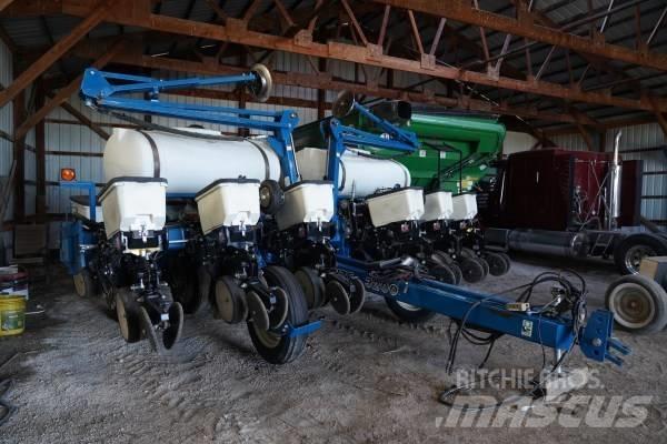 Kinze 3200 12R30 Sadilice