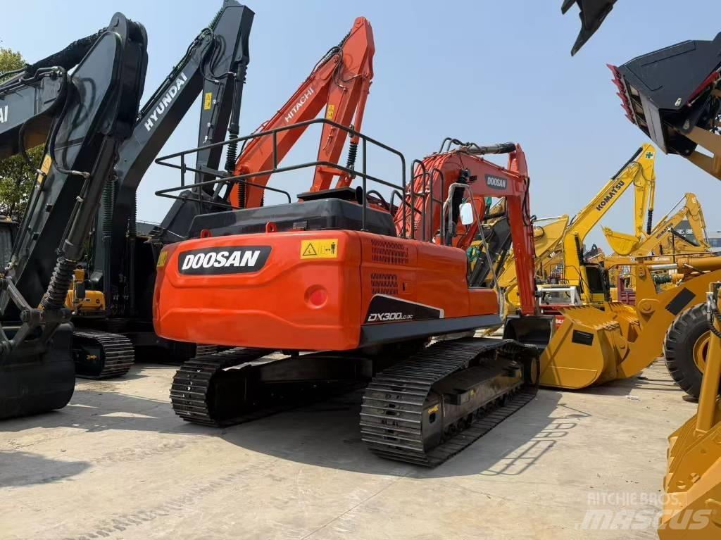 Doosan DX 300 LC Bageri gusjeničari