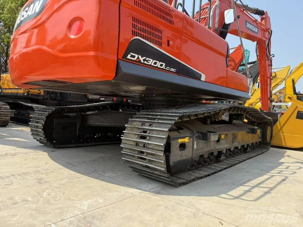 Doosan DX 300 LC Bageri gusjeničari