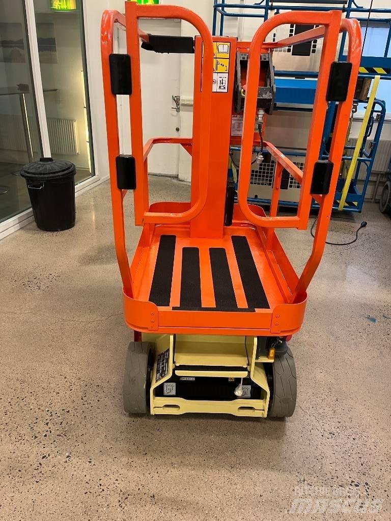 JLG 1230 ES Škaraste platforme