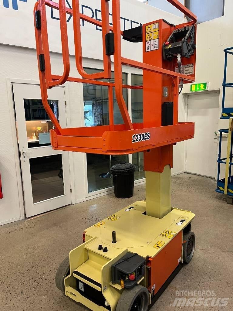 JLG 1230 ES Škaraste platforme