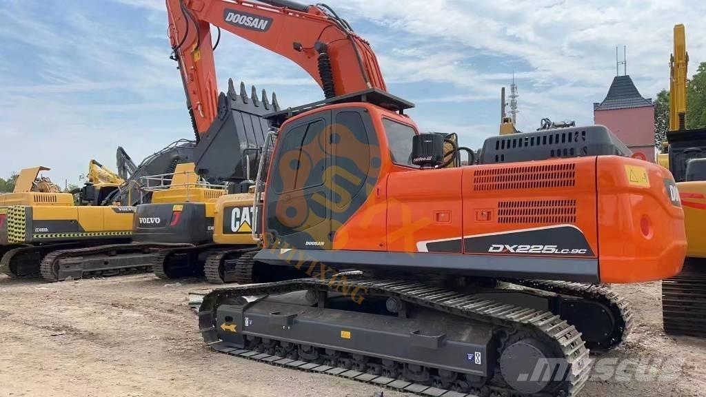 Doosan DX 225 LC Bageri gusjeničari