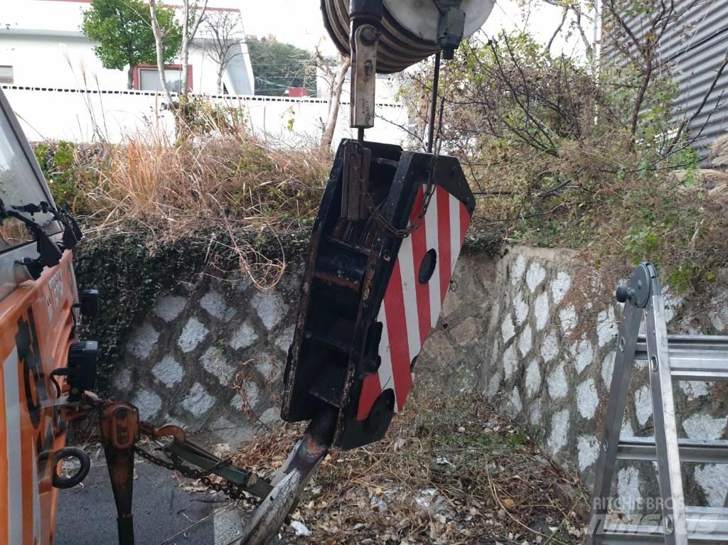 Demag AC 200 Rabljene dizalice za težak teren