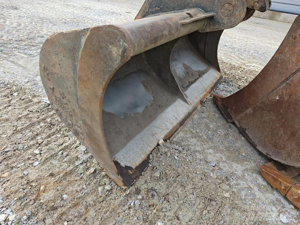 JCB JS 220 LC Bageri gusjeničari