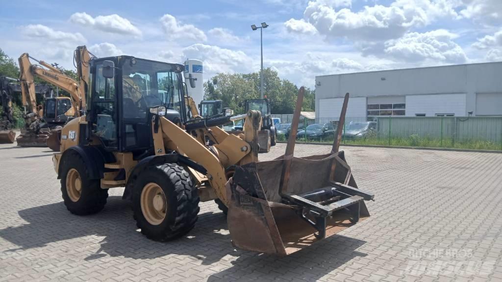 CAT 908 M Utovarivači na kotačima