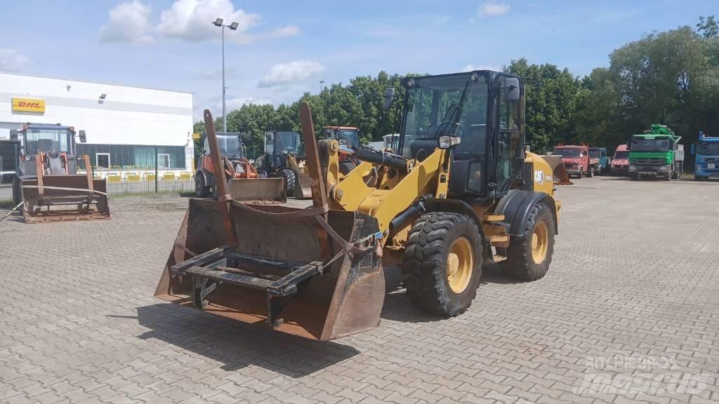 CAT 908 M Utovarivači na kotačima