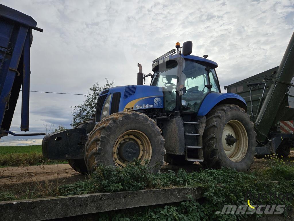 New Holland T 8040 Traktori