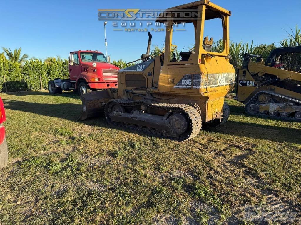 CAT D 3 G LGP Buldožeri gusjeničari