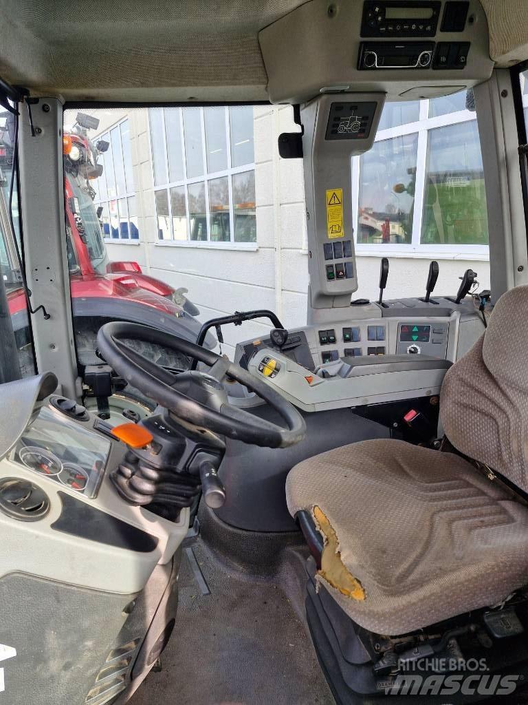 CLAAS Arion 640 Traktori