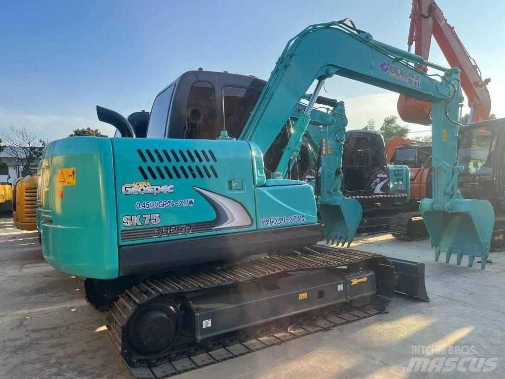 Kobelco SK75-8 Bageri gusjeničari