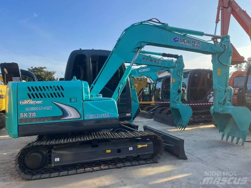 Kobelco SK75-8 Bageri gusjeničari