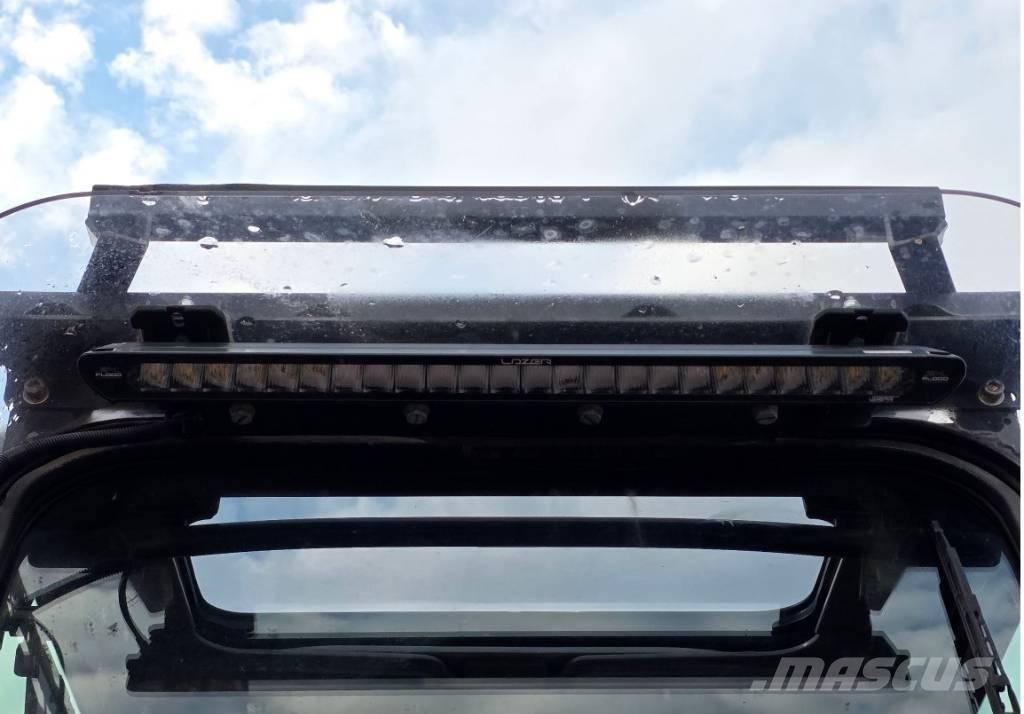Hitachi ZX225USRLC-6 Bageri gusjeničari
