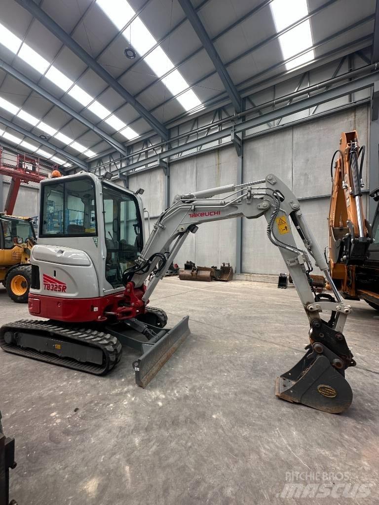 Takeuchi TB 325 R Mini bageri <7t