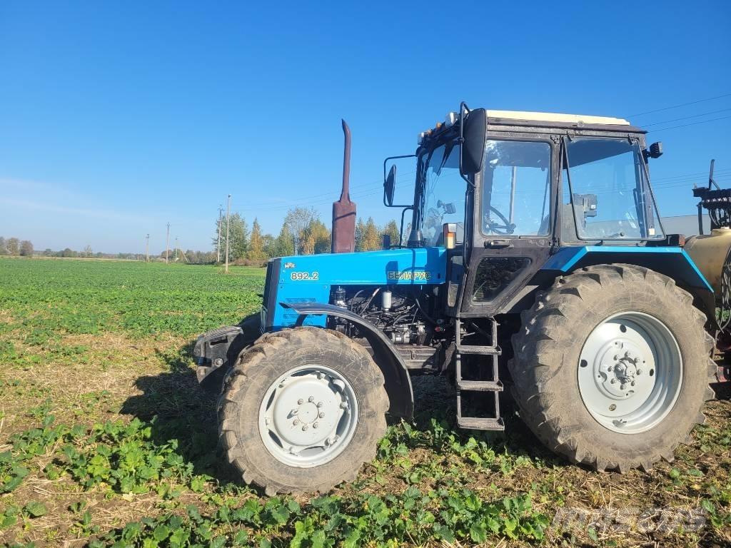 Belarus MTZ 892 Traktori
