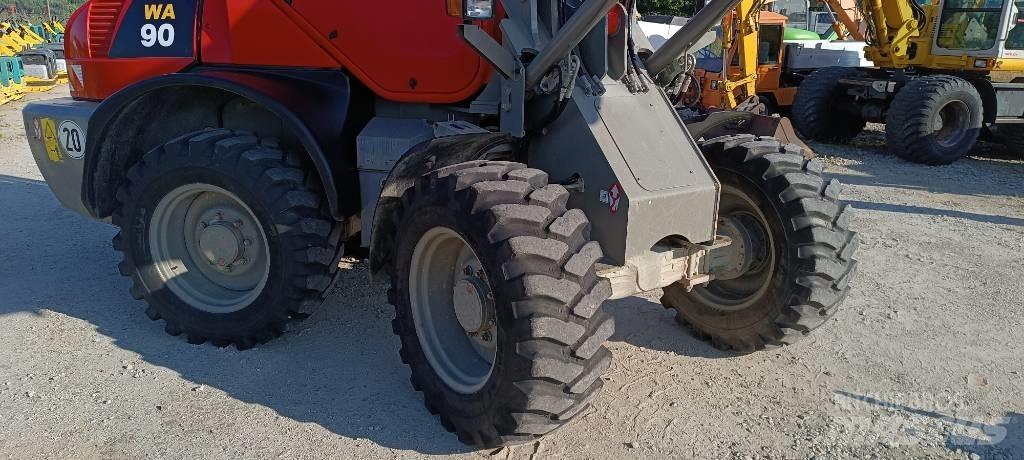 Komatsu WA 90 Utovarivači na kotačima
