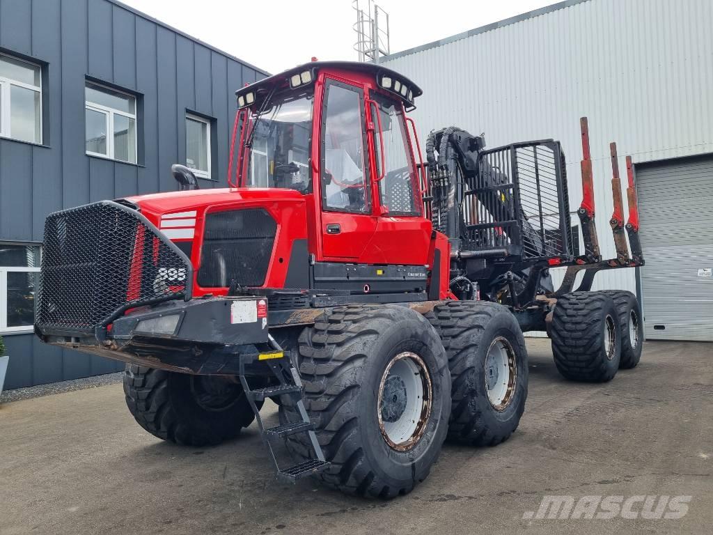 Komatsu 895 Forvarderi