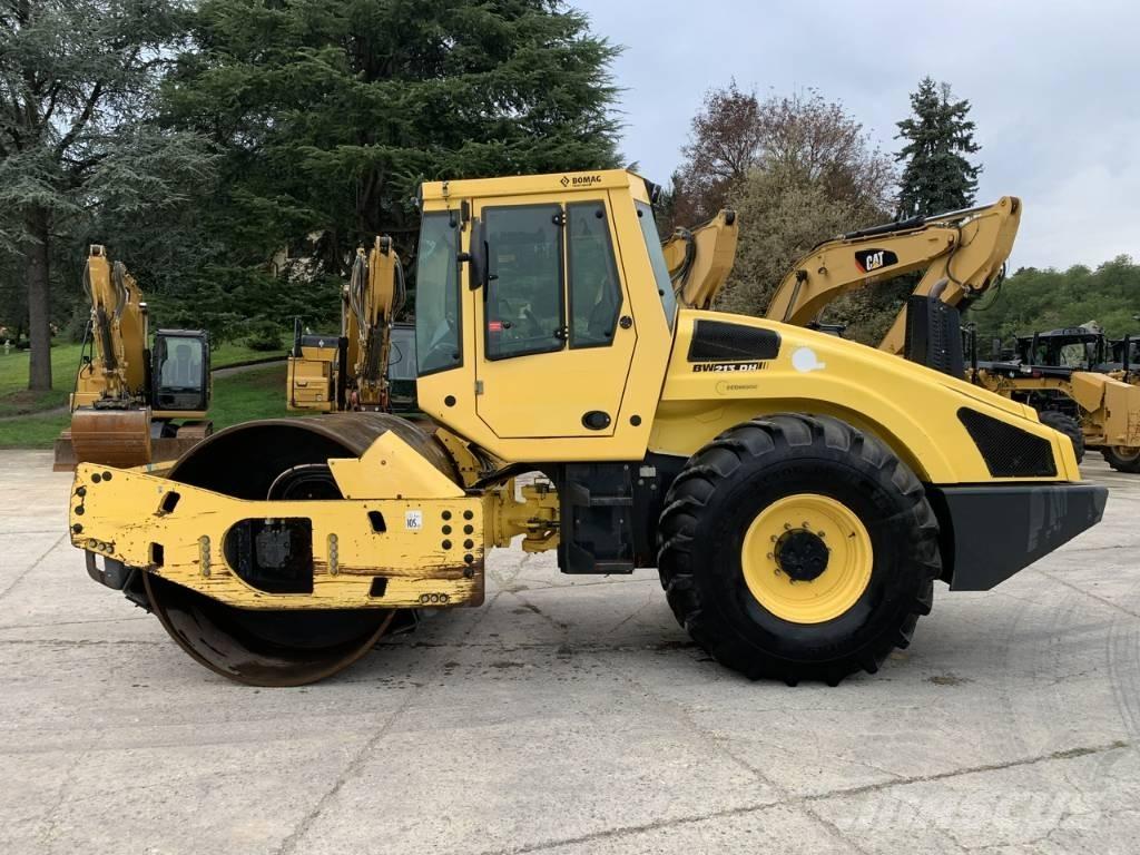 Bomag BW 213 D H-4 i Kompaktori zemlje